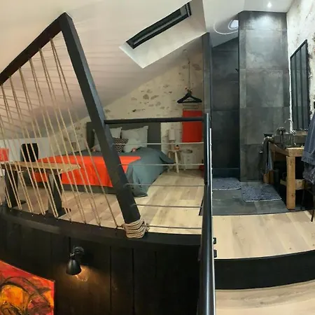 לינה וארוחת בוקר L'atelier Planque